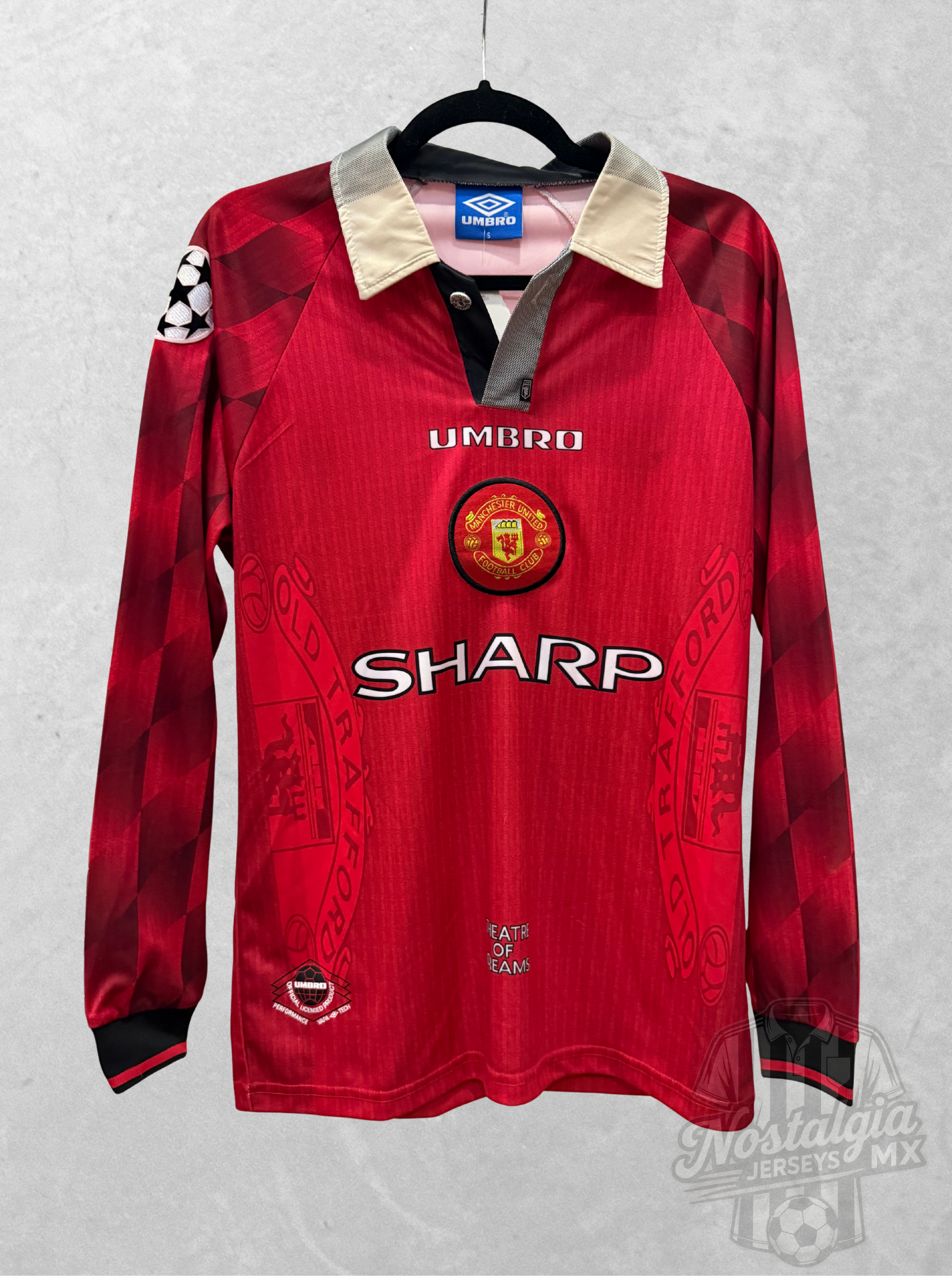 Manchester United 1996/97 local manga larga